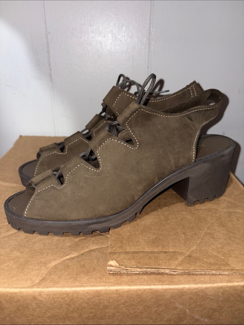 Mila Paoli Olive Green Suede Lace-Up Block Heel Sandals 9M